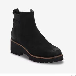Blondo USA Waterproof Bootie size 7.5 in Black Suede